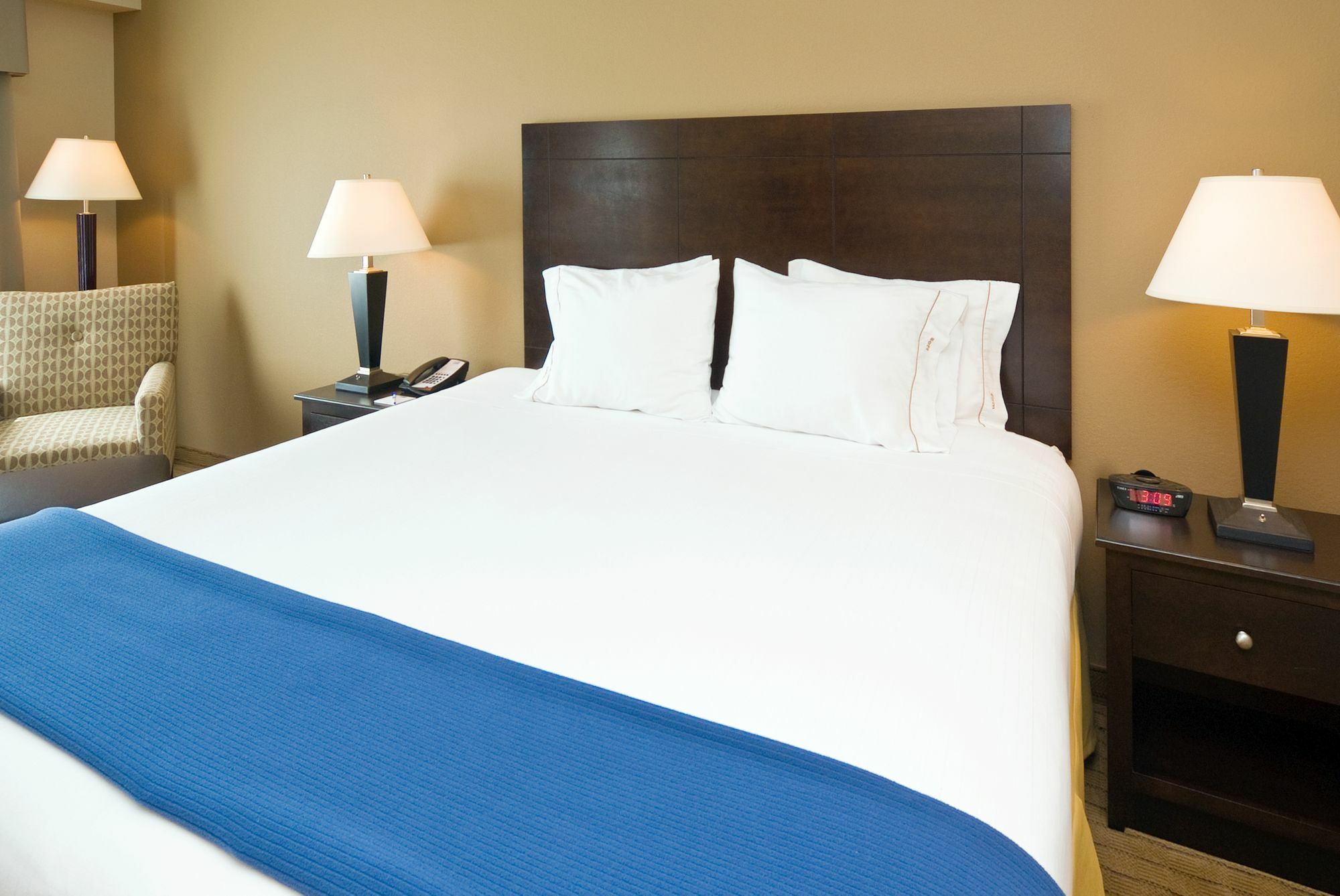 Holiday Inn Express Hotel & Suites Fort Myers East - The Forum, An Ihg Hotel מראה חיצוני תמונה